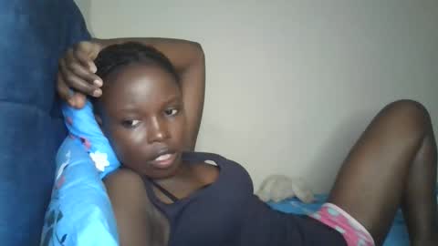 pretty_petite_ebony online show from February 5, 9:40 pm