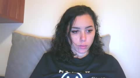 prettyjulliette online show from January 7, 7:39 pm