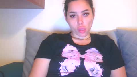 prettyjulliette online show from December 20, 2:10 pm