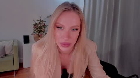 Eva online show from December 20, 10:54 pm