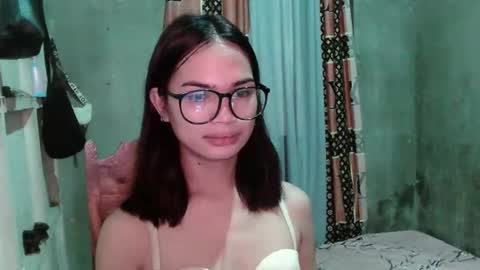 prettykhelcy online show from April 16, 11:40 pm