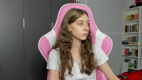 Sophie  next stream will be at Monday  i will wait you guys  online show from October 3, 5:07 pm