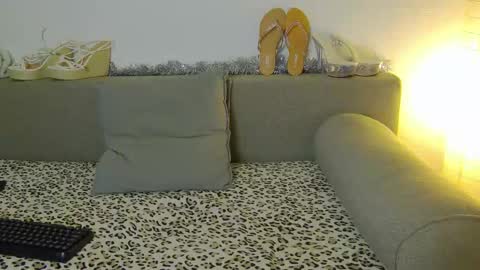 prettyvanessa online show from January 6, 7:45 am