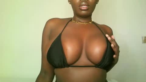 prettyvishy online show from February 11, 3:40 am