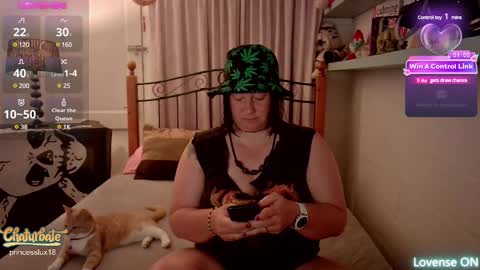 Lux Alot Luxi online show from January 4, 6:51 pm