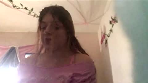 princesssnowflk84 online show from May 12, 11:22 pm