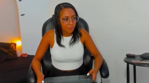 Priscila  online show from October 23, 8:59 pm