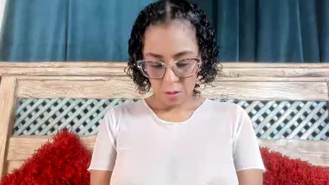 priscilacooper online show from June 12, 9:01 pm