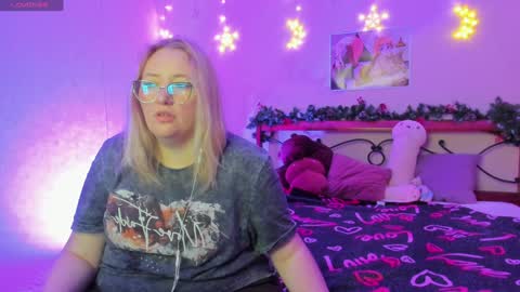 puffybun online show from December 17, 12:12 am