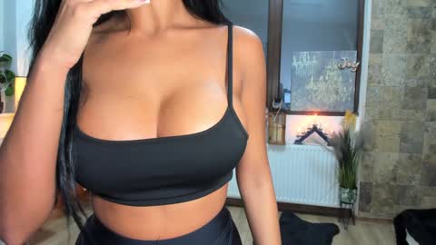 Andreea online show from December 6, 8:17 pm