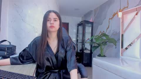 Qetsyah online show from April 1, 1:41 pm