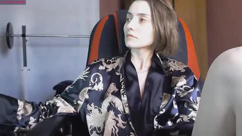 Lola online show from March 11, 11:01 am