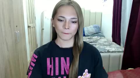 shawny online show from April 16, 4:13 am