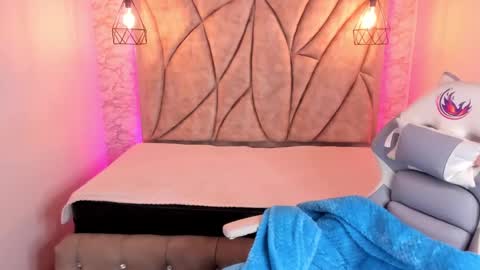   online show from February 26, 12:05 pm