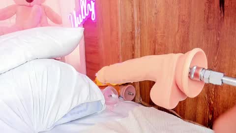 queen_yully online show from January 12, 6:37 pm