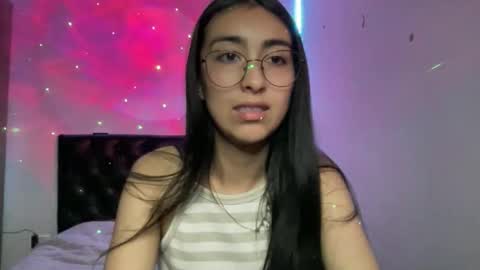 queenbyte_18 online show from April 7, 4:47 am