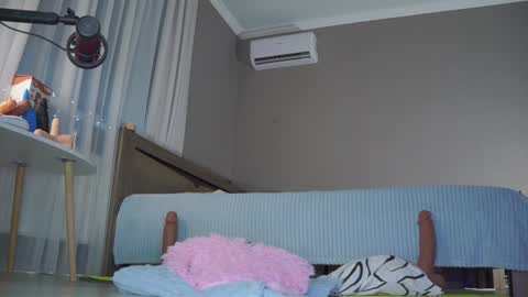 Nelly  INSTA  queenelia  online show from December 10, 3:33 pm