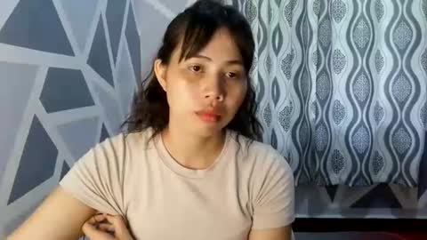 queennbbee online show from June 13, 6:33 am