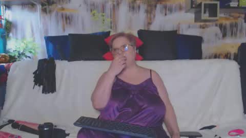 QueenPammy online show from April 11, 7:56 am