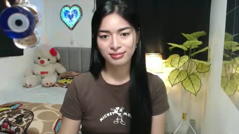QueenPinay69 online show from November 16, 4:07 pm
