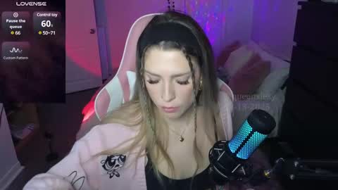 queenx_lexy online show from February 13, 11:37 pm