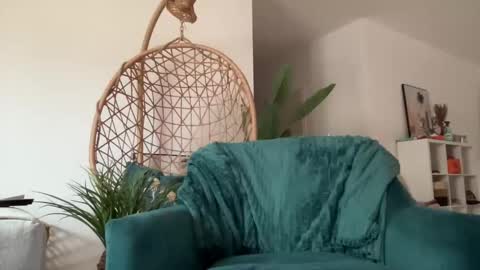 Quinnyelena online show from January 22, 12:17 pm