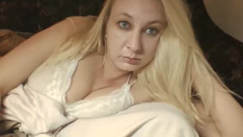 qwertyui online show from September 16, 6:38 pm