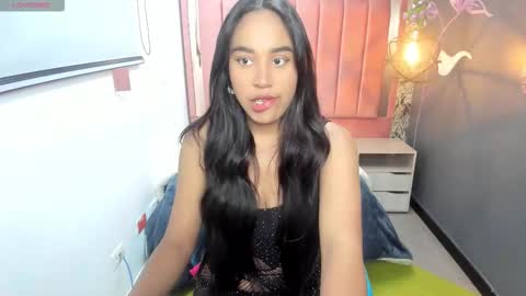 Rachel Jonees online show from November 9, 12:01 pm