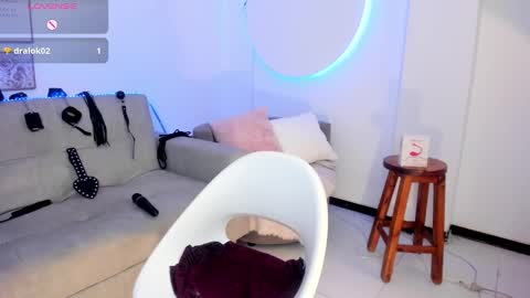 RACHEL ES online show from February 6, 5:35 am