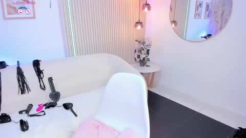 RACHEL ES online show from September 11, 5:08 am