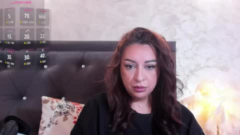 raelledarkstar online show from May 1, 10:51 am