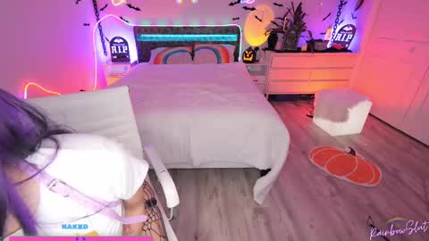 Mary Rainz online show from October 16, 1:30 am