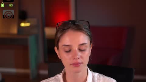 Raisa online show from November 22, 6:32 pm