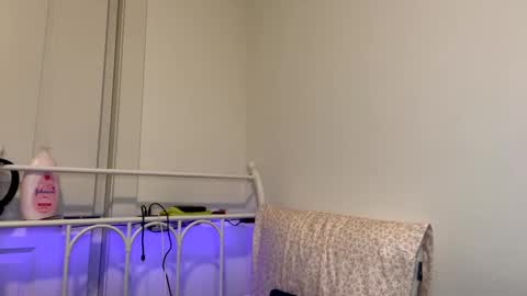 Ray Ray online show from February 14, 3:00 am