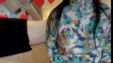 Raquel Moore  online show from February 19, 8:55 am