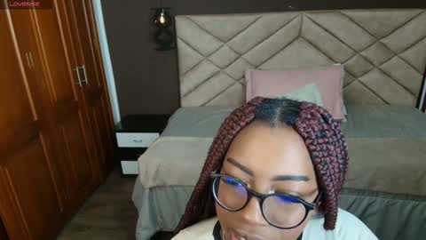 Raquel online show from March 4, 11:40 am