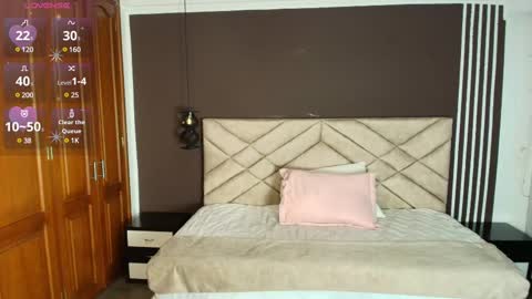 Raquel online show from February 13, 11:39 am