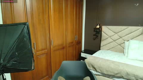 Raquel online show from January 25, 11:35 am