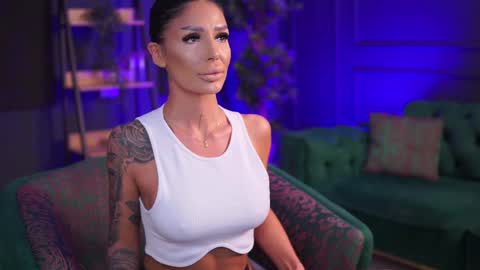 Raquelle online show from January 26, 6:27 pm