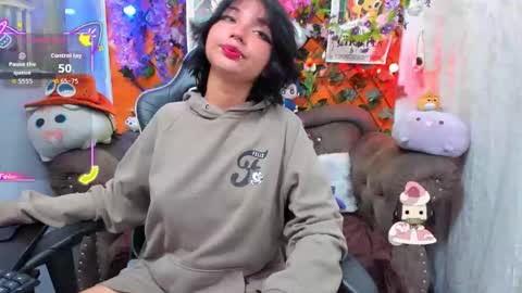 RavenN  online show from January 6, 11:25 am