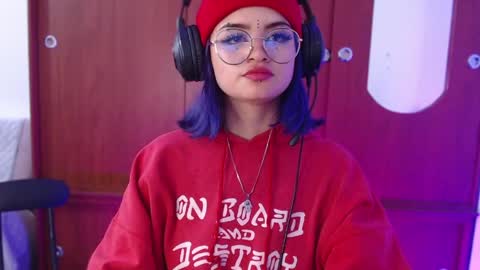 raventh_ online show from April 3, 1:42 pm