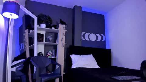 Raven Witch online show from January 14, 9:09 pm