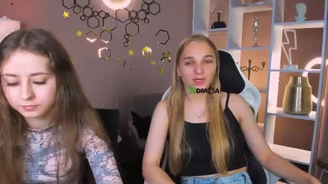 rebecca_smile_ online show from June 5, 6:52 am