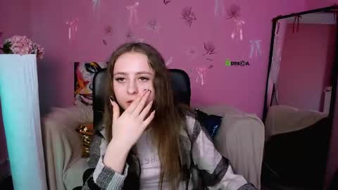 rebecca_smile_ online show from April 20, 12:19 pm