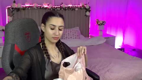 rebeckathornton online show from January 9, 9:46 am