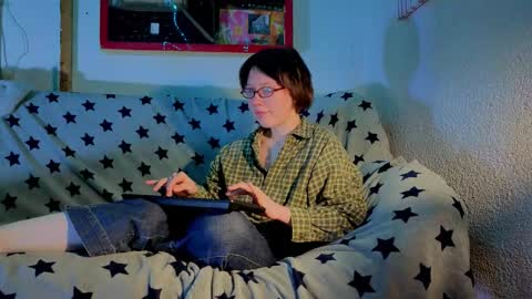 Lara online show from October 18, 5:59 pm