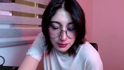 IG   OF red moonn online show from December 16, 1:22 pm