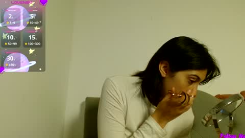 IG   OF red moonn online show from December 19, 10:45 am