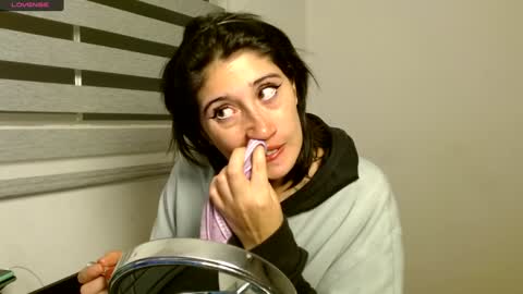 IG   OF red moonn online show from December 12, 10:45 am