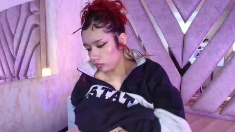 red_pandaa online show from November 30, 4:38 am